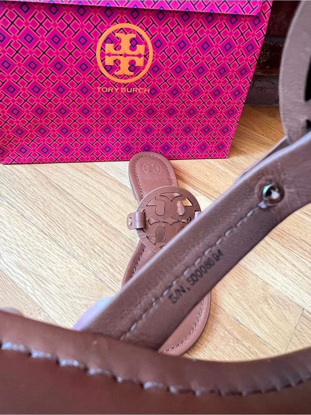 Tory Burch Vintage Vachetta Dark Tan Light Broen Leather Miller Sandals